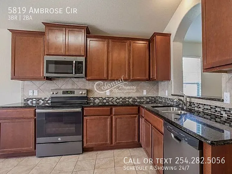 5819 Ambrose Cir — Photo 16