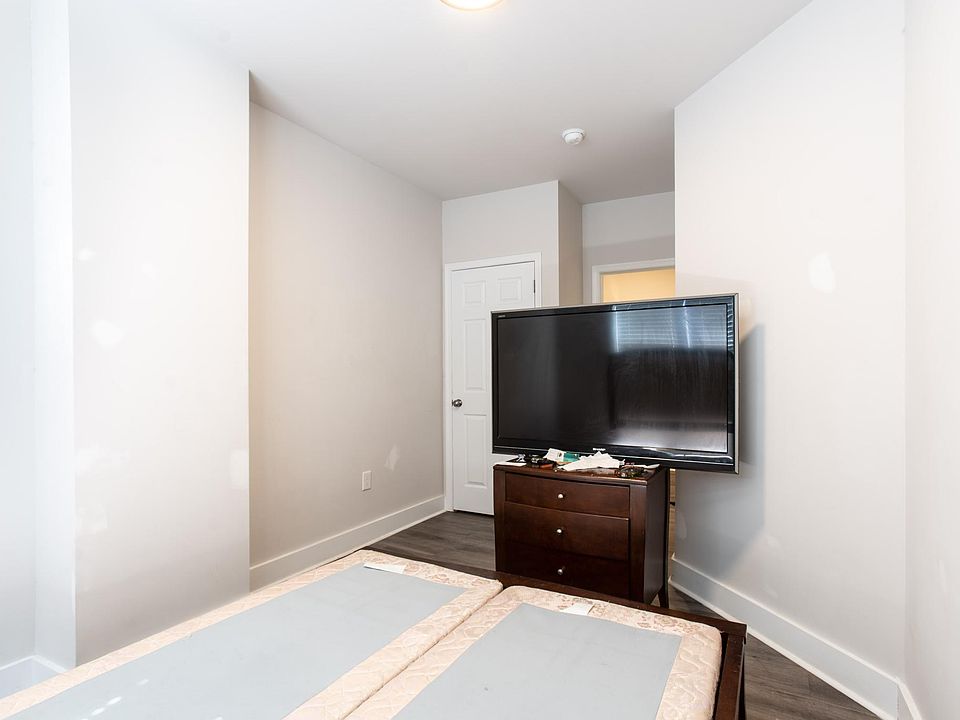 1st image of 653 E Wishart St #6