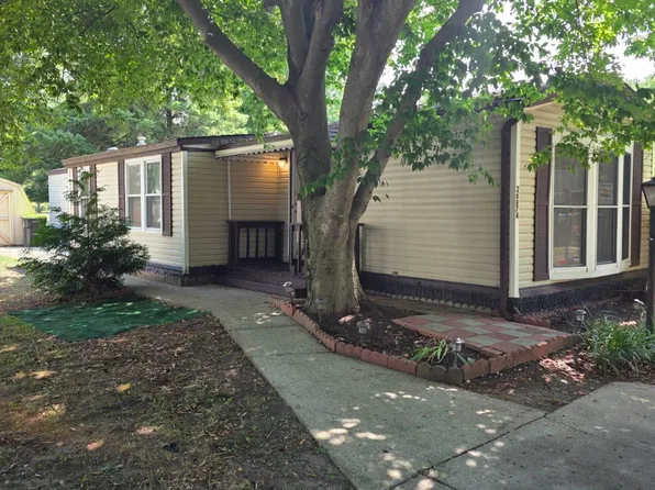 26874 O'Jaustin St, Novi, MI 48377