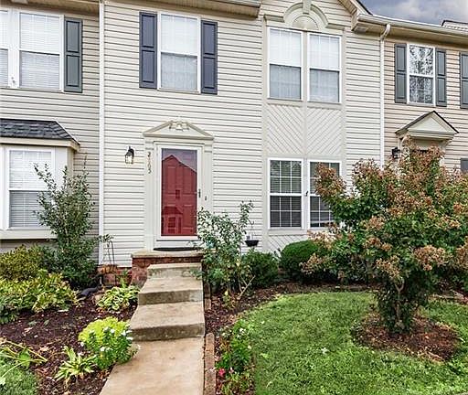 2nd image of 2865 Queensland Dr