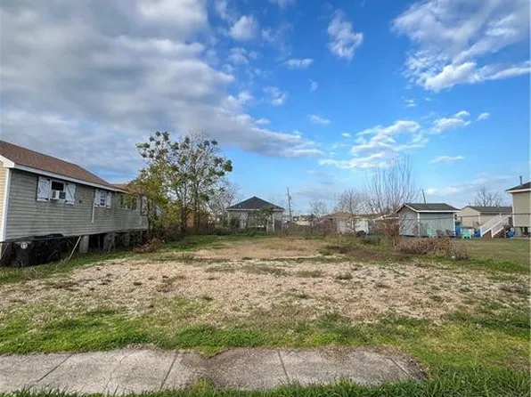 4742 Haydel St, New Orleans, LA 70126