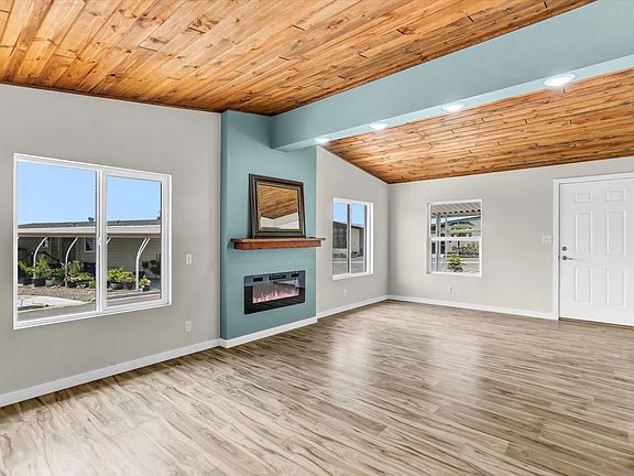 3rd image of 275 S Worthington St Space 123