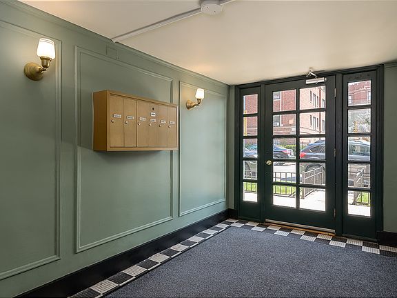 2nd image of 5634-42 N Magnolia Ave #36-3