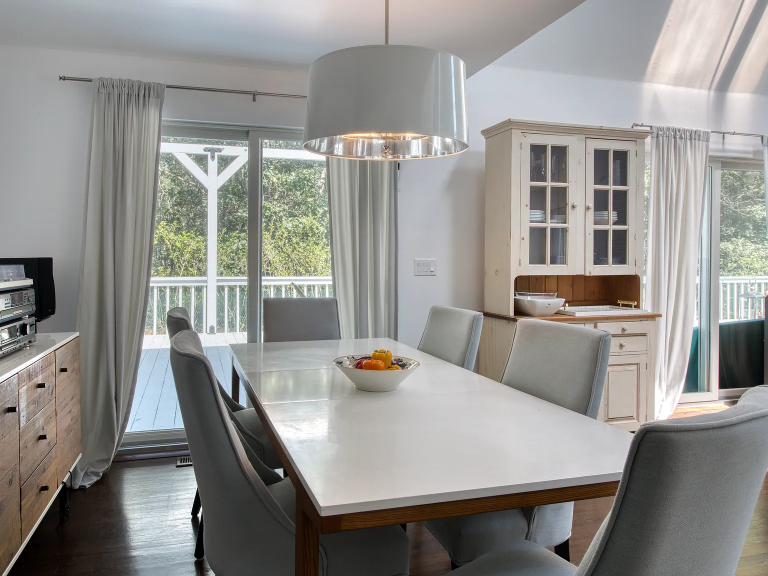Modern Barn Sagaponack Summer — Photo 4