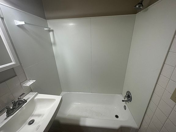 4th image of 1547 Wynne Ave APT 6