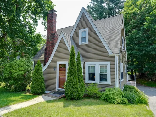 326 Rosemary St, Needham, MA 02494