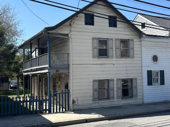 159 S 4th St, Chambersburg, PA 17201