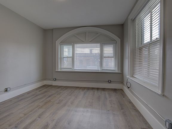 2nd image of 463 Main St APT 1