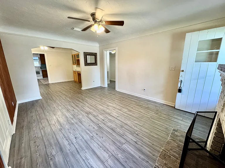 3102 College St — Photo 21