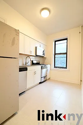 Rented by Link NY Realty | media 11