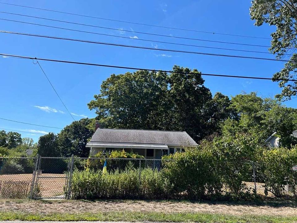 1st image of 76 Sweetbriar Dr