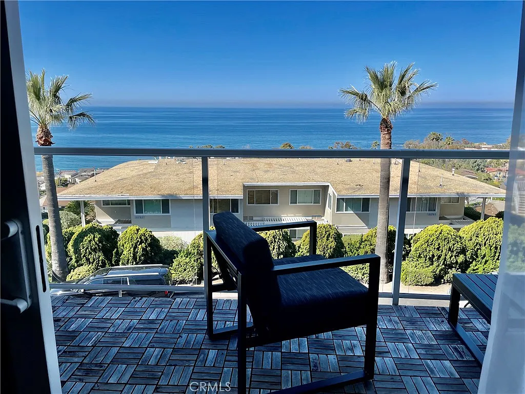 2 bed, 948 sqft, $4,500 — Photo 3