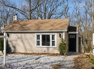 622 Brooklyn Mountain Rd, Hopatcong, NJ 07843