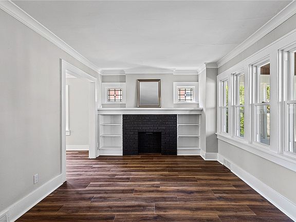 4th image of 63 Dickinson St