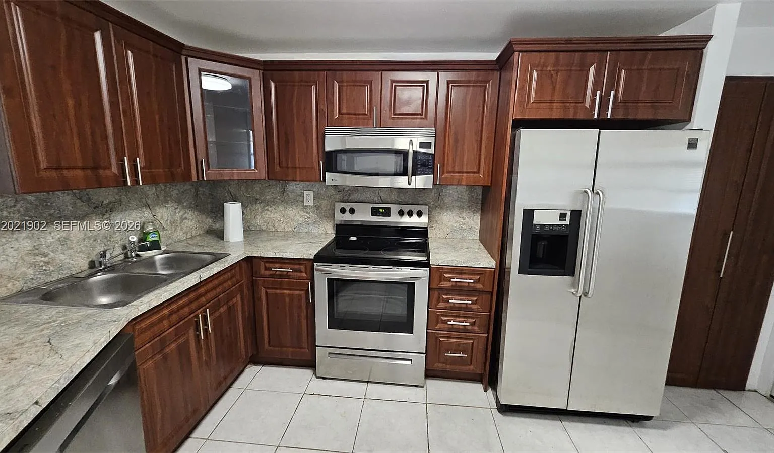 Jade Winds Group-Daisy Ga — Photo 1