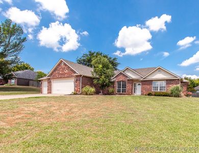 8901 E 105th St N, Owasso, OK, 74055