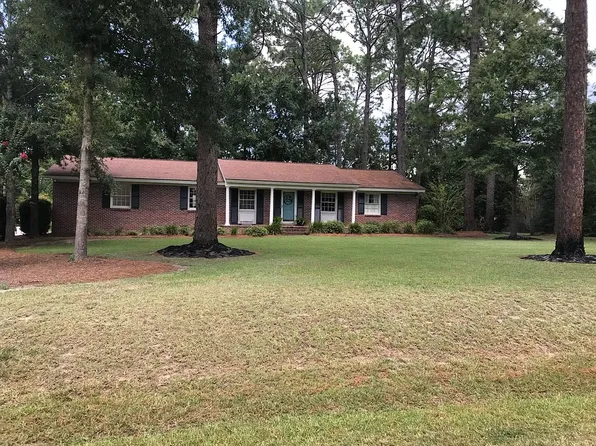212 Lakeshore Dr, Moultrie, GA 31768