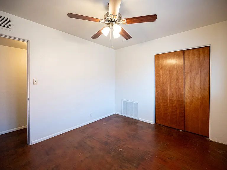 1732 N Campbell Ave — Photo 12
