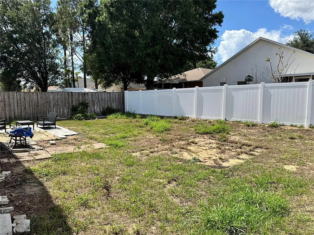 3 bed, 2.0 bath, 1582 sqft, $1,975 — Photo 4