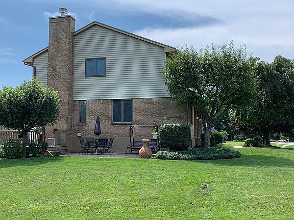 5th image of 1631 Silver Lake Dr