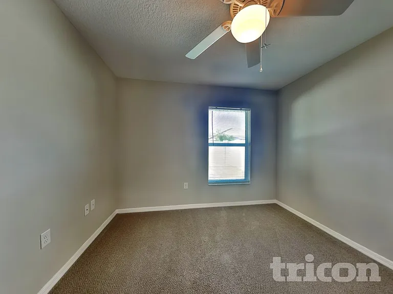 15407 Winter Breeze Ln — Photo 9