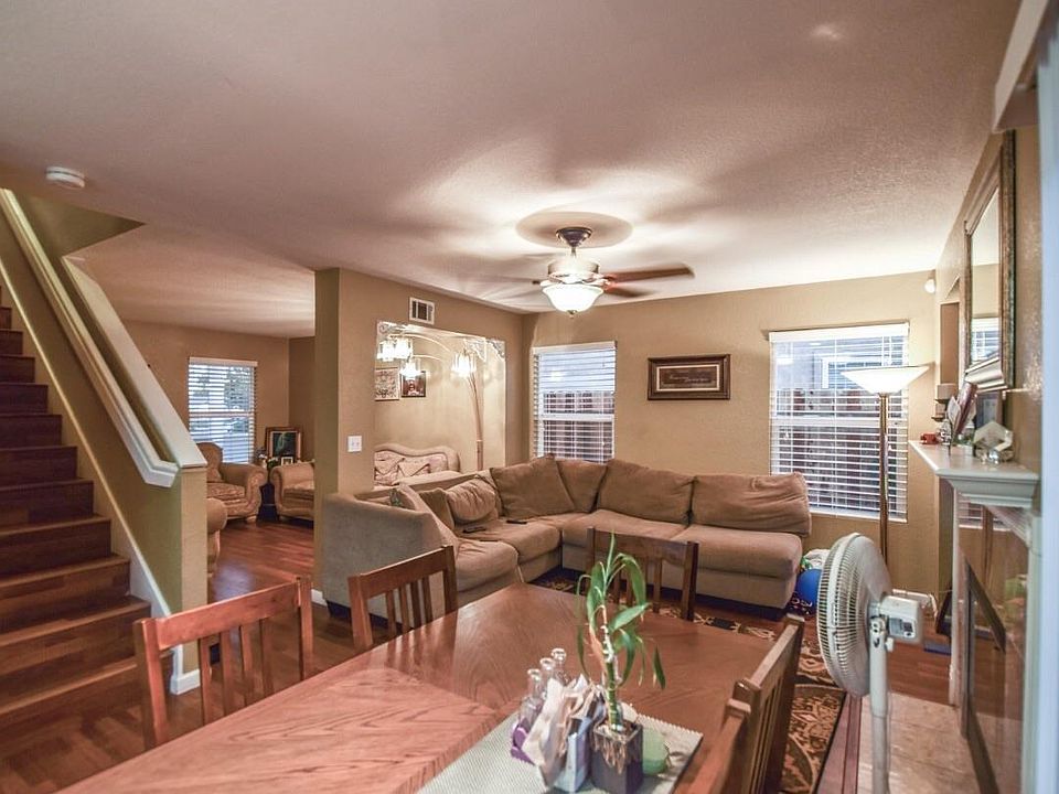 2nd image of 208 Brookside Ct