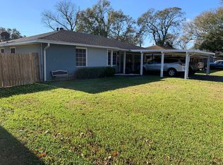 119 30th St, Nederland, TX 77627