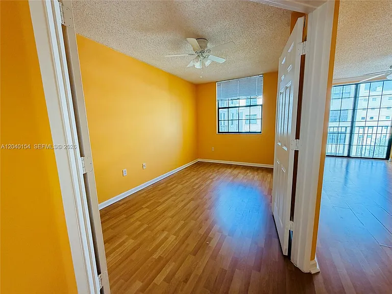 1919 Van Buren St #620A — Photo 22