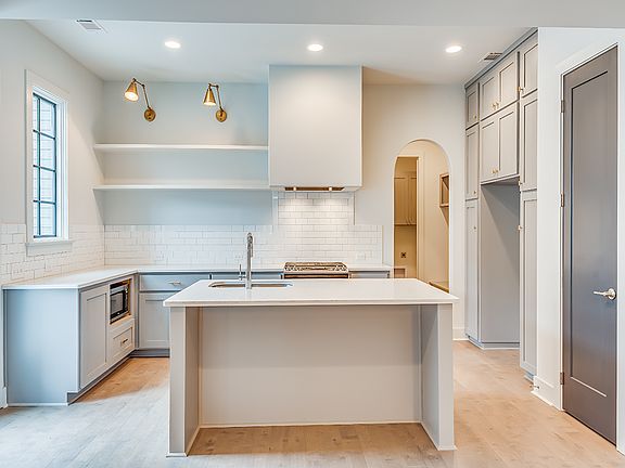 4th image of 4623 Bloomsbury St