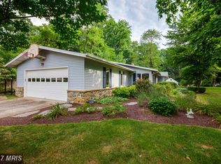 7732 Oak St, Falls Church, VA 22043