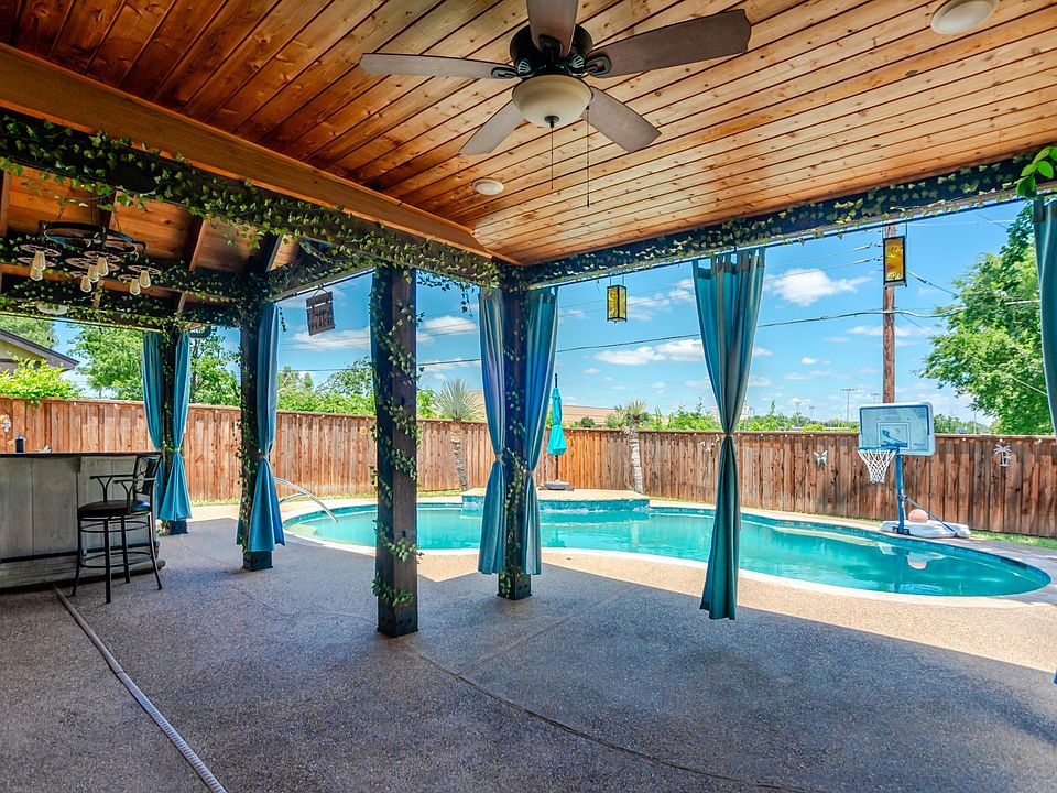 1st image of 693 Bluebonnet Dr