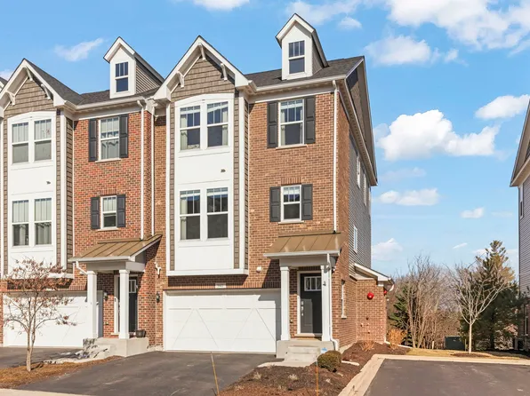 941 Coletta Cir, Naperville, IL 60563