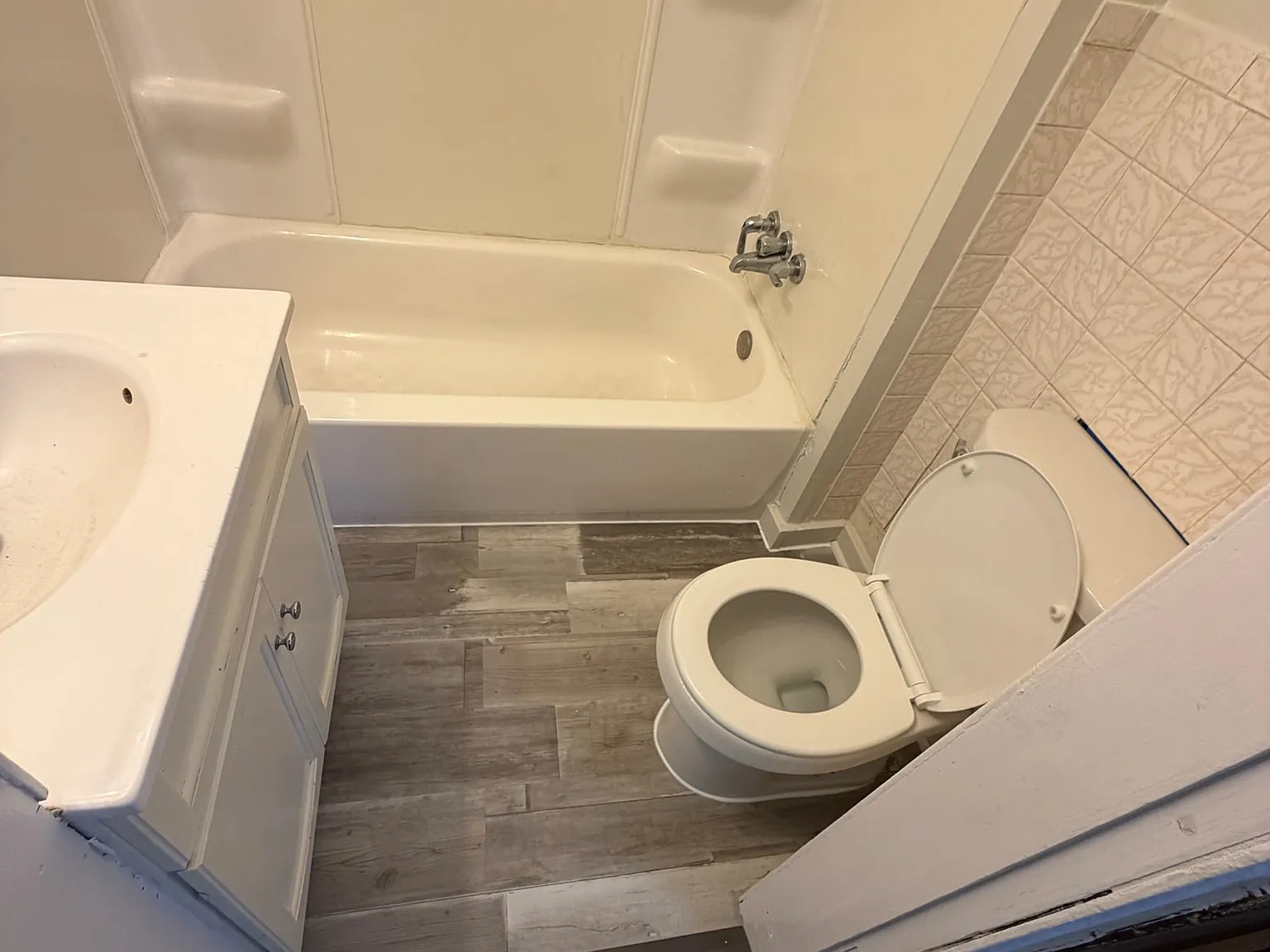 3 bed, 1200 sqft, $1,700 — Photo 3