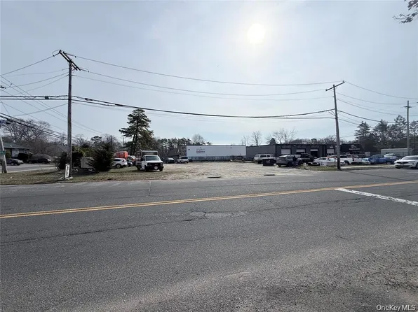 Pond Road, Ronkonkoma, NY 11779