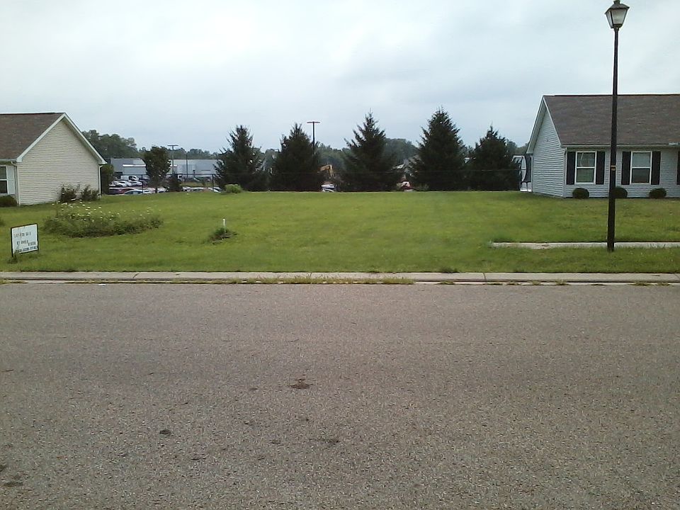 1st image of Saddlebrook Dr
