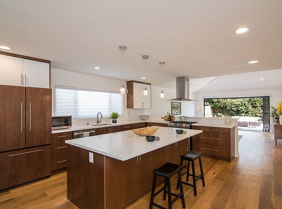 2nd image of 3538 Kelton Ave