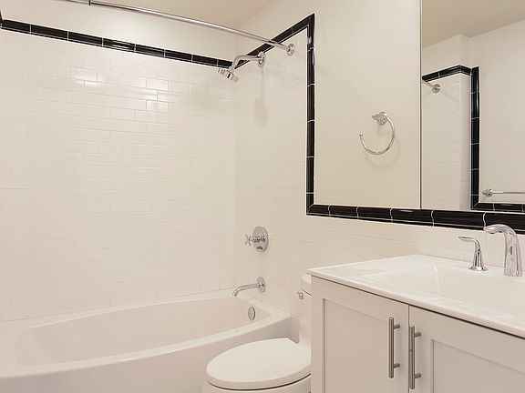 4th image of 475 Hudson St #2