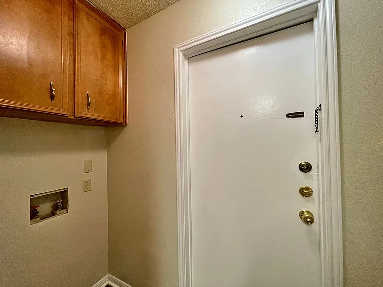109 S Brook Dr — Photo 11