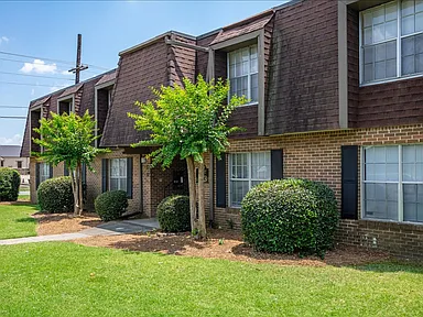 Chateau Apartments — photo 17