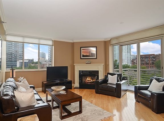 2nd image of 1515 S Prairie Ave Unit 503