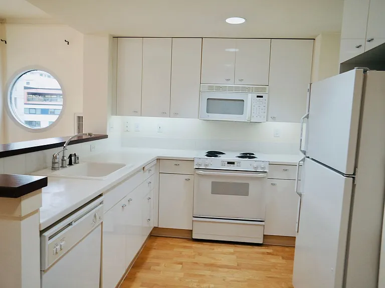 403 Main St #709 — Photo 5