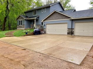4915 S Lake Shore Dr, Maple Plain, MN 55359