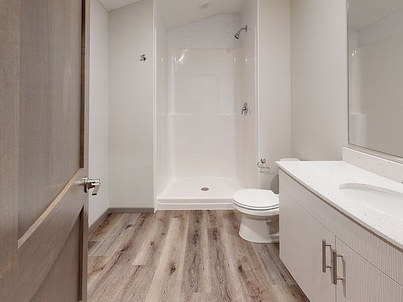 4th image of 609 12th Ave SE #1