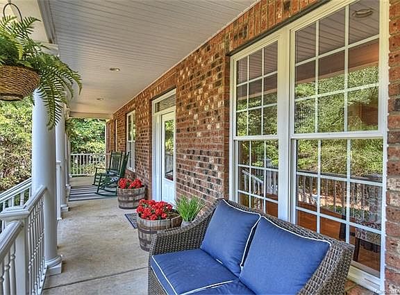3rd image of 2739 Lake Wylie Dr