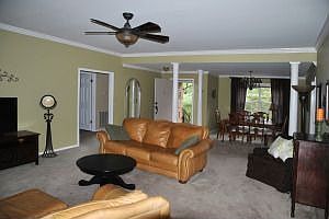 3rd image of 1319 Hilltop Dr