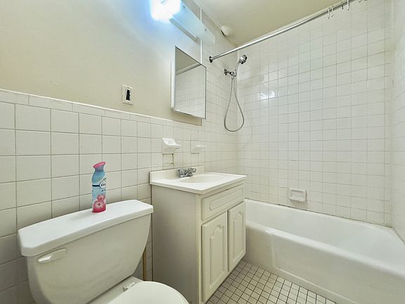 5th image of 162 Lenox Ave #5B