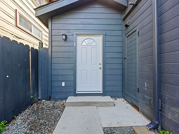 2nd image of 1015 47th St #C