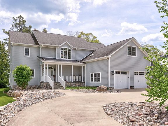 5th image of 1147 N Bay Dr