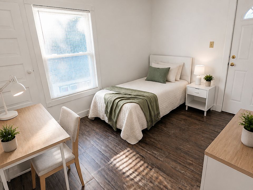1st image of 27 Rose St SW #2