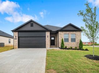 1300 NW 15th St, Highfill, AR 72734